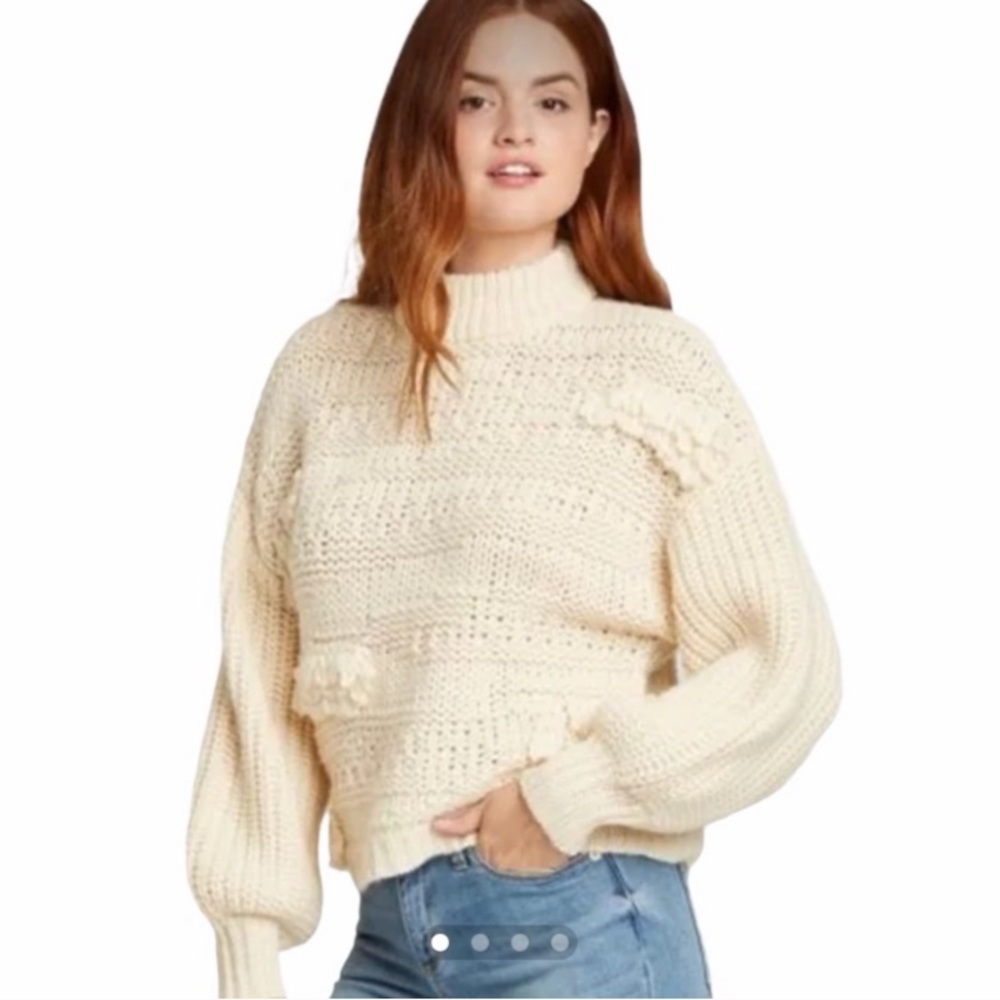 Universal thread sweater NWT - Picture 1 of 6